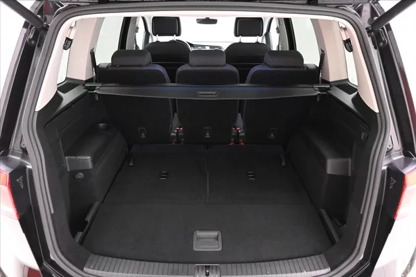 Volkswagen Touran 2,0 TDI 110 kW DSG Highline 7m - foto 11