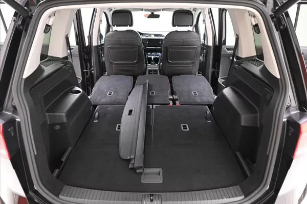 Volkswagen Touran 2,0 TDI 110 kW DSG Highline 7m - foto 12