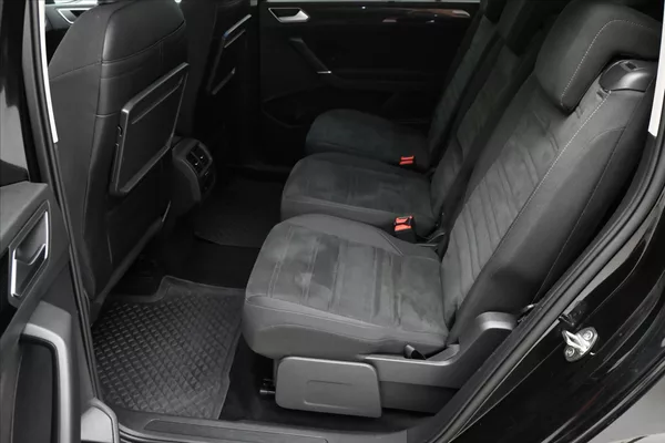 Volkswagen Touran 2,0 TDI 110 kW DSG Highline 7m - foto 15