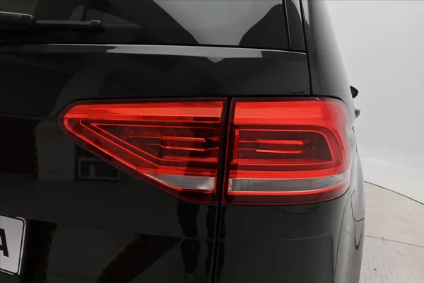 Volkswagen Touran 2,0 TDI 110 kW DSG Highline 7m - foto 32