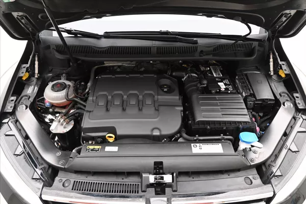 Volkswagen Touran 2,0 TDI 110 kW DSG Highline 7m - foto 9