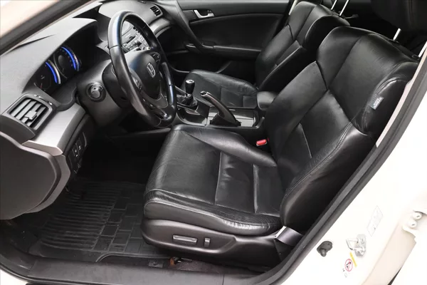 Honda Accord 2,2 i-DTEC 110kW Manuál - foto 13