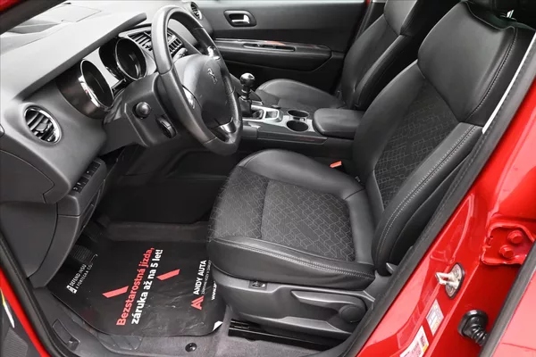 Peugeot 3008 1,6 HDI 84 kW Manuál - foto 13