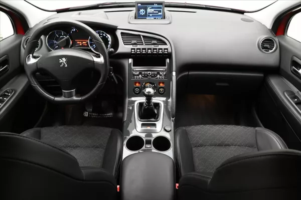 Peugeot 3008 1,6 HDI 84 kW Manuál - foto 15