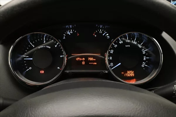Peugeot 3008 1,6 HDI 84 kW Manuál - foto 16