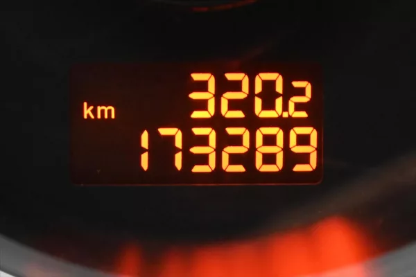 Peugeot 3008 1,6 HDI 84 kW Manuál - foto 17