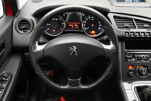 Peugeot 3008 1,6 HDI 84 kW Manuál - foto 18
