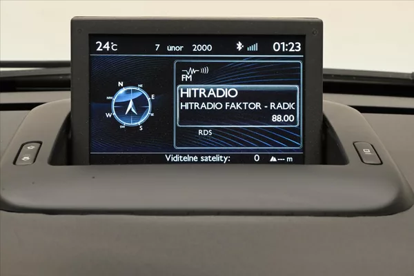 Peugeot 3008 1,6 HDI 84 kW Manuál - foto 19