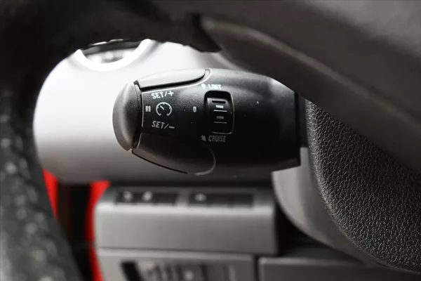 Peugeot 3008 1,6 HDI 84 kW Manuál - foto 23