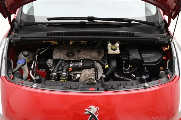 Peugeot 3008 1,6 HDI 84 kW Manuál - foto 9