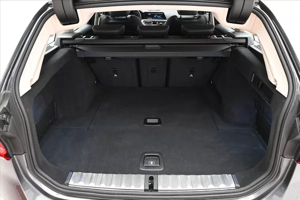 BMW Řada 3 2,0 320d 140 kW STEPTRONIC Zár - foto 10