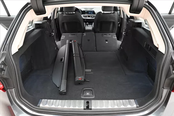 BMW Řada 3 2,0 320d 140 kW STEPTRONIC Zár - foto 11