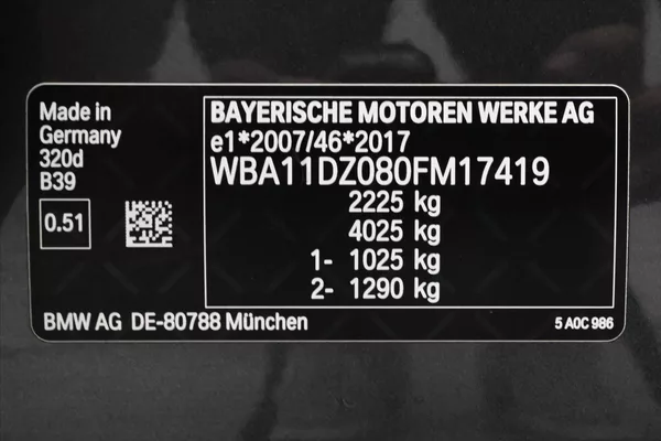 BMW Řada 3 2,0 320d 140 kW STEPTRONIC Zár - foto 12