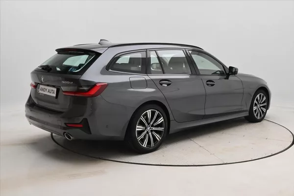 BMW Řada 3 2,0 320d 140 kW STEPTRONIC Zár - foto 5