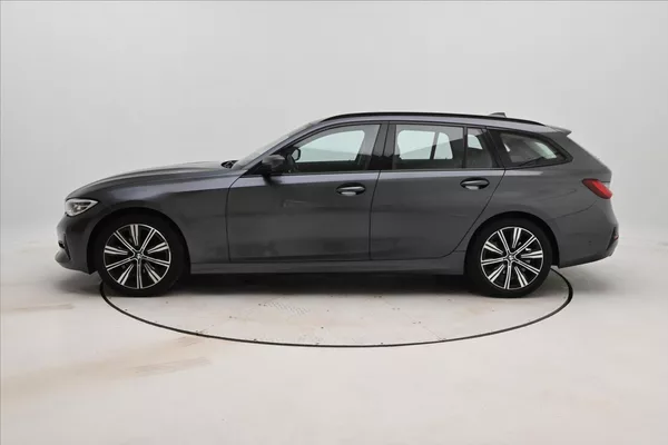 BMW Řada 3 2,0 320d 140 kW STEPTRONIC Zár - foto 8