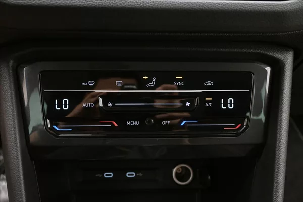 Volkswagen Tiguan 2,0 TDI 110 kW DSG Life Záruka - foto 21