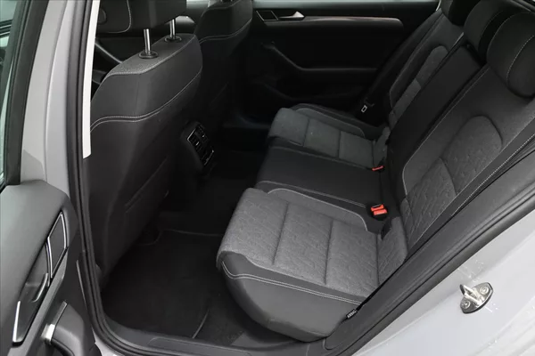 Volkswagen Passat 2,0 TDI 147kW DSG 4x4 Business - foto 13
