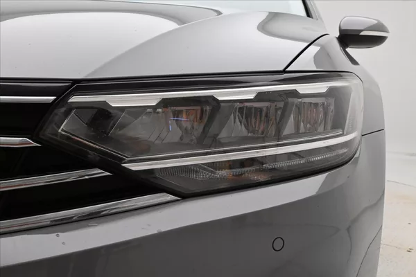 Volkswagen Passat 2,0 TDI 147kW DSG 4x4 Business - foto 23