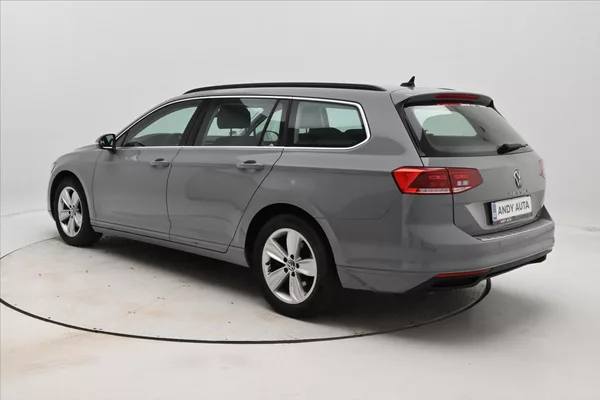 Volkswagen Passat 2,0 TDI 147kW DSG 4x4 Business - foto 7