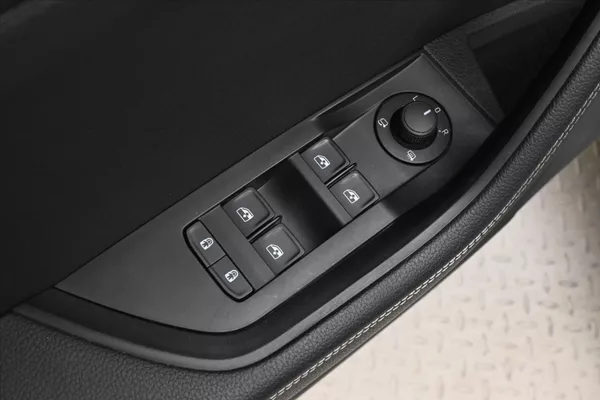 Škoda Superb 2,0 TDI 110kW DSG Style Záruka - foto 19