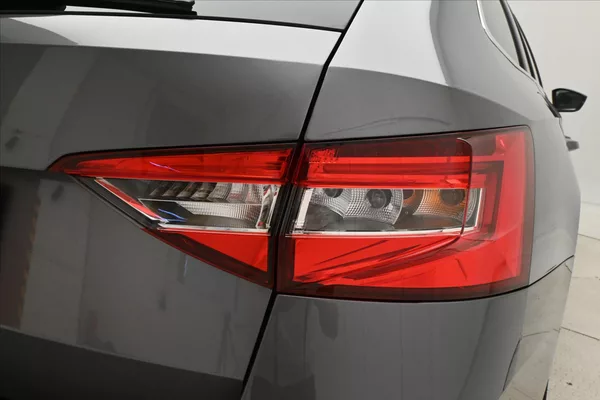 Škoda Superb 2,0 TDI 110kW DSG Style Záruka - foto 23