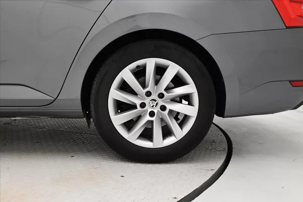 Škoda Superb 2,0 TDI 110kW DSG Style Záruka - foto 24