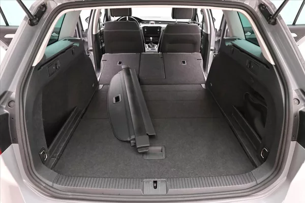 Volkswagen Passat 2,0 TDI 110kW DSG Business Zár - foto 10