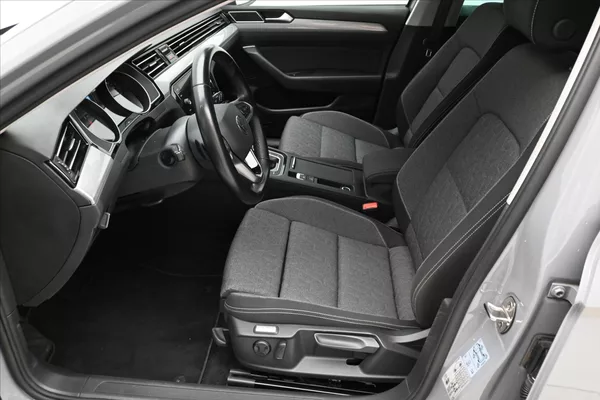 Volkswagen Passat 2,0 TDI 110kW DSG Business Zár - foto 12