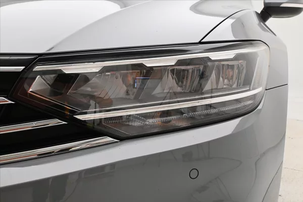 Volkswagen Passat 2,0 TDI 110kW DSG Business Zár - foto 23