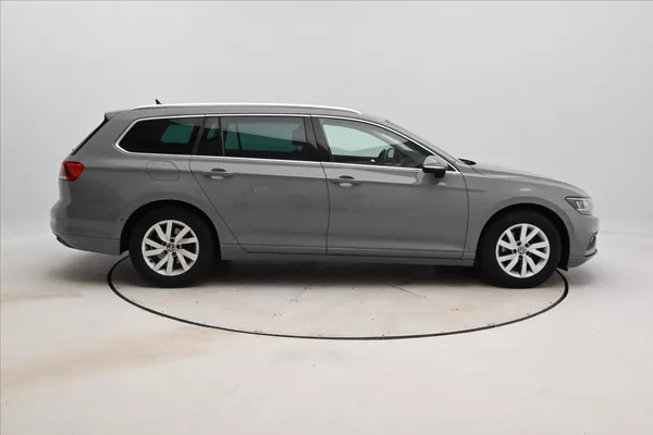 Volkswagen Passat 2,0 TDI 110kW DSG Business Zár - foto 4