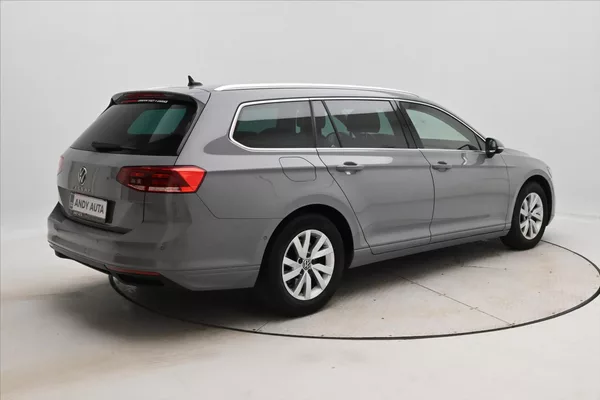 Volkswagen Passat 2,0 TDI 110kW DSG Business Zár - foto 5
