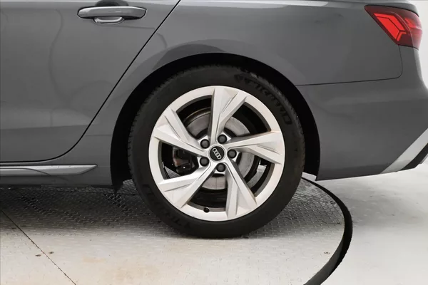 Audi A4 2,0 TDI 120kW S-LINE S-Tronic - foto 26