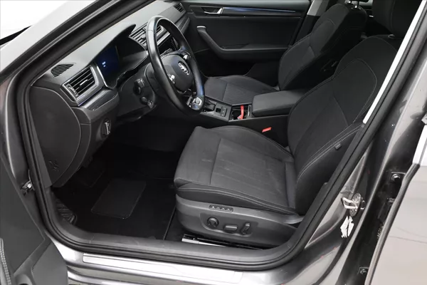 Škoda Superb 2,0 TDI 110kW DSG Style Záruka - foto 11