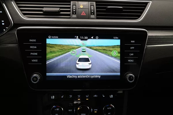 Škoda Superb 2,0 TDI 110kW DSG Style Záruka - foto 16
