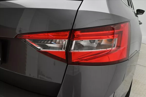 Škoda Superb 2,0 TDI 110kW DSG Style Záruka - foto 24