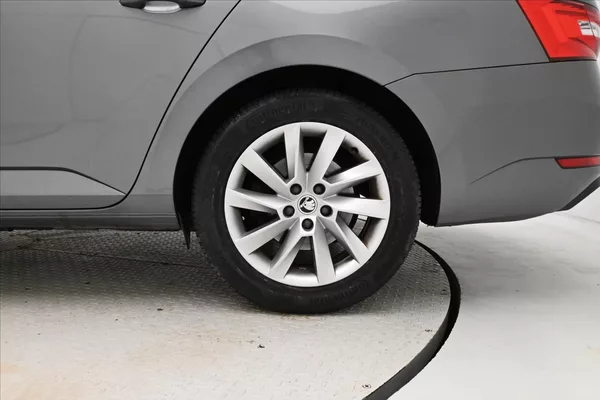 Škoda Superb 2,0 TDI 110kW DSG Style Záruka - foto 25