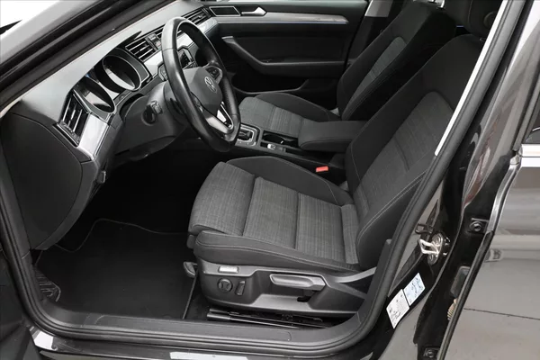 Volkswagen Passat 2,0 TDI 110kW DSG Business Zár - foto 12
