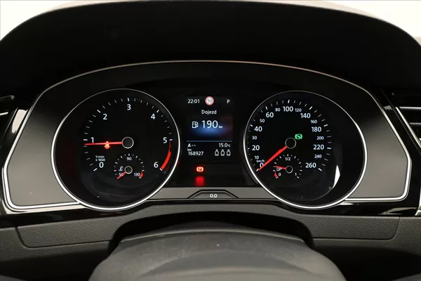 Volkswagen Passat 2,0 TDI 110kW DSG Business Zár - foto 14