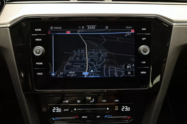 Volkswagen Passat 2,0 TDI 110kW DSG Business Zár - foto 17