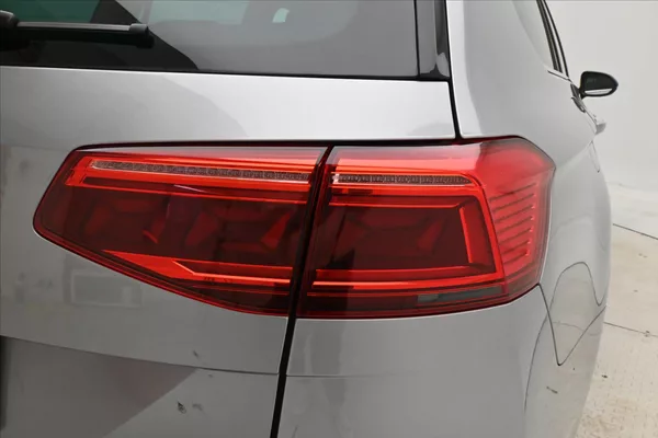 Volkswagen Passat 2,0 TDI 147kW DSG Elegance Zár - foto 24