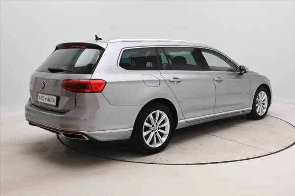 Volkswagen Passat 2,0 TDI 147kW DSG Elegance Zár - foto 5