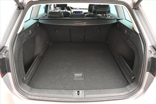 Volkswagen Passat 2,0 TDI 147kW DSG Elegance Zár - foto 9