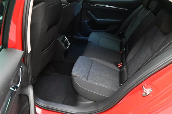 Škoda Octavia 1,0 TSI e-TEC 81kW DSG Style Z - foto 14