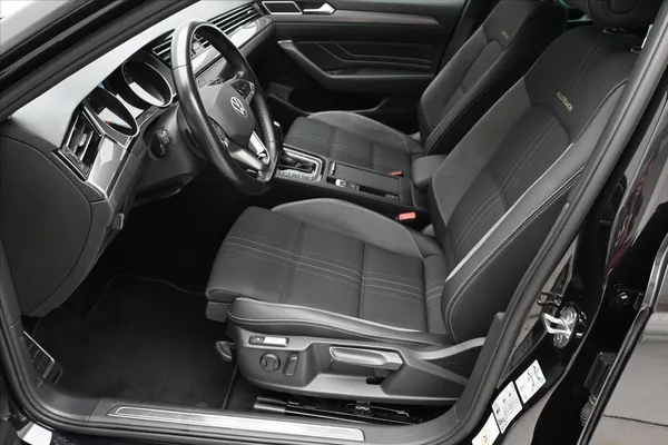 Volkswagen Passat 2,0 TDI 147kW Alltrack DSG 4Mo - foto 13