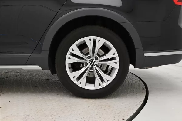 Volkswagen Passat 2,0 TDI 147kW Alltrack DSG 4Mo - foto 32