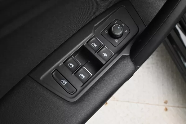 Volkswagen Tiguan 1,4 TSI eHybrid 110kW DSG Záru - foto 26