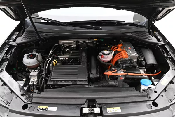 Volkswagen Tiguan 1,4 TSI eHybrid 110kW DSG Záru - foto 9