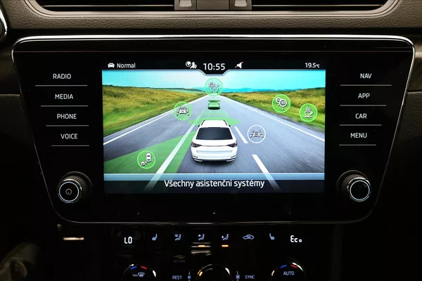 Škoda Superb 1,4 iV TSI 115kW DSG Sportline - foto 15