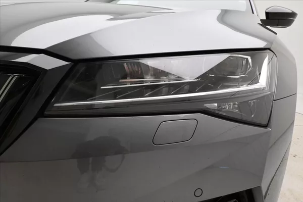 Škoda Superb 1,4 iV TSI 115kW DSG Sportline - foto 24