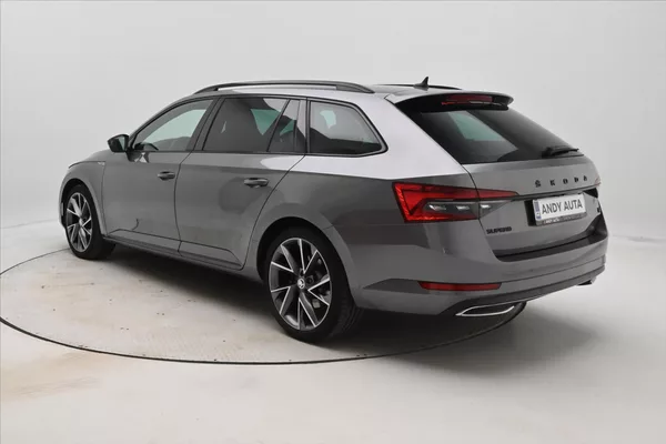 Škoda Superb 1,4 iV TSI 115kW DSG Sportline - foto 7